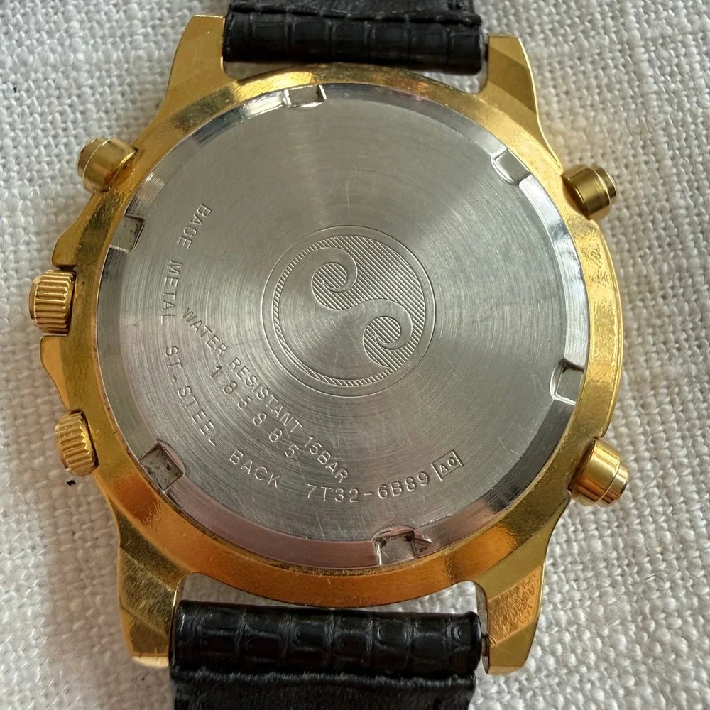 Seiko Sports 150 Chronograph Maroon Dial Gold Tone Watch 7T32-6B89 Black Leather